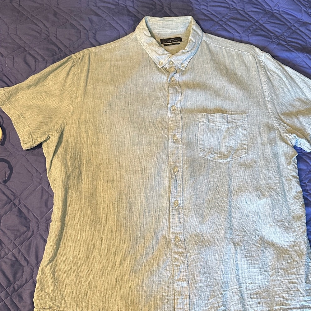 Men's Casual Light Blue Button-Down Shirt